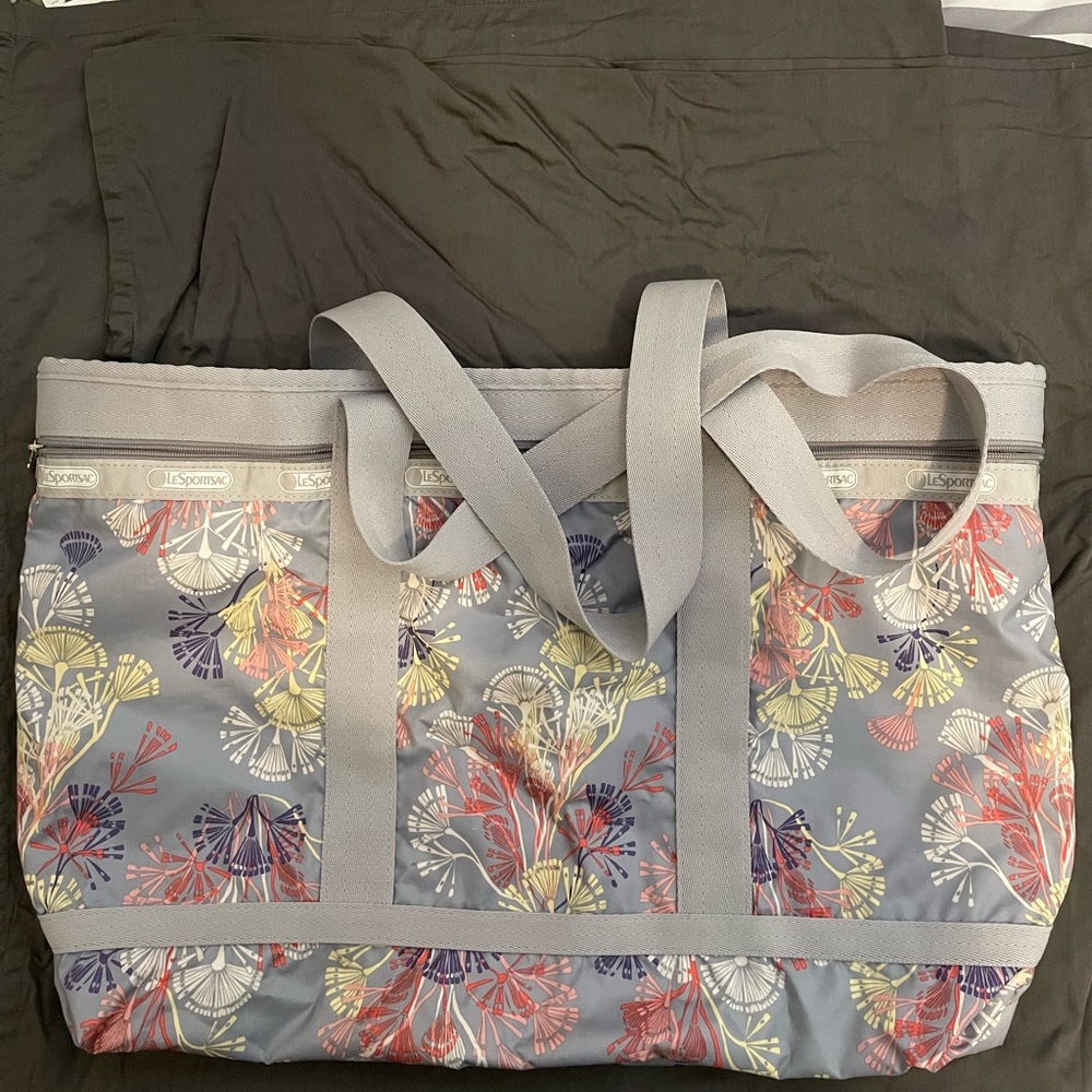 Lesportsac Expandable Large Weekender Tote